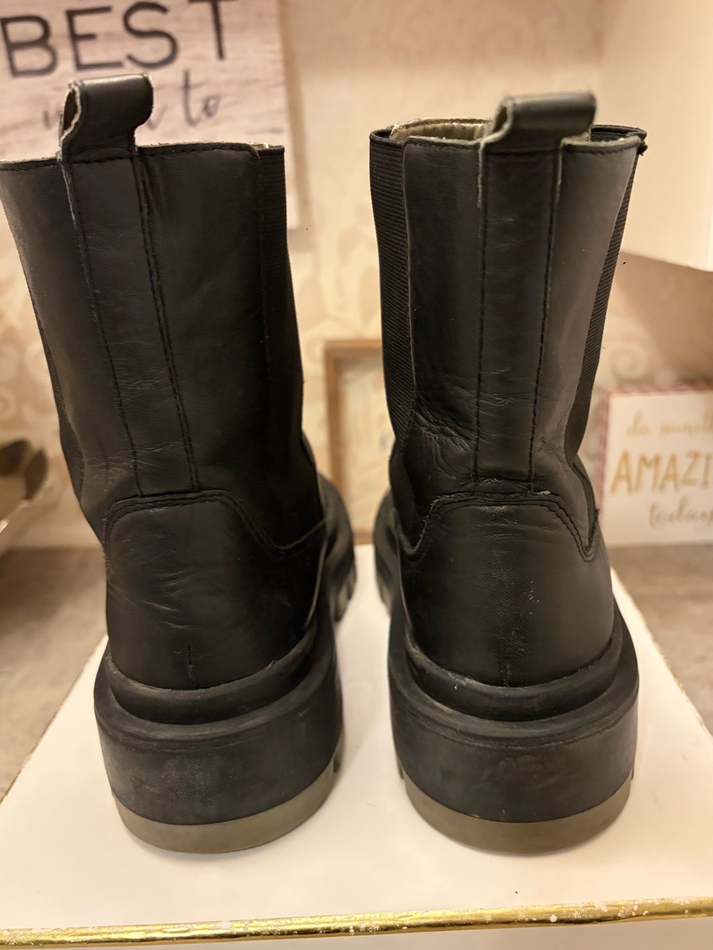 ZARA CHELSEA FLAT LEATHER ANKLE BOOTS WITH TRACK SOLE - Picture 3 of 11
